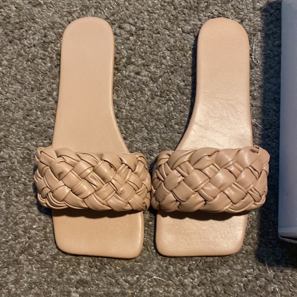 BAND NEW beautiful SHEIN mocha brown / nude slip in sandals - Picture 2 of 3